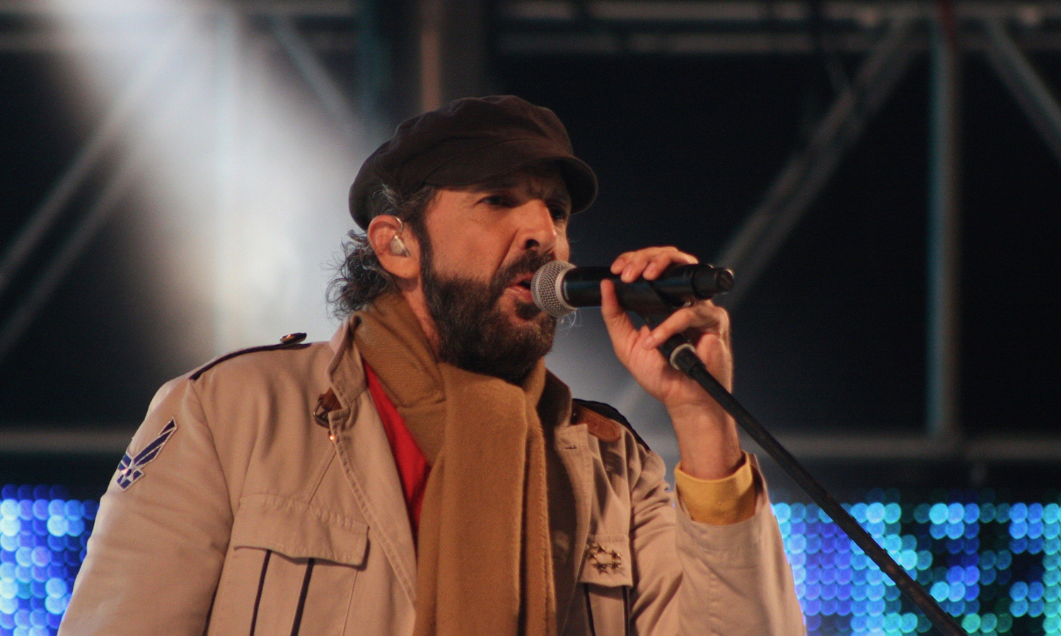 Photograph of Juan Luis Guerra